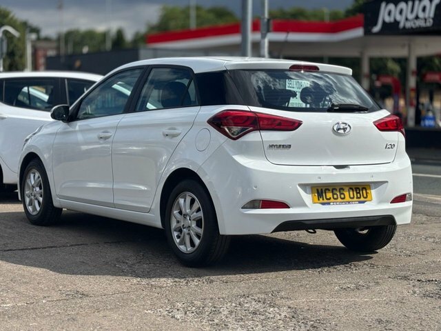 Hyundai I20 1.2 Premium Nav White #10