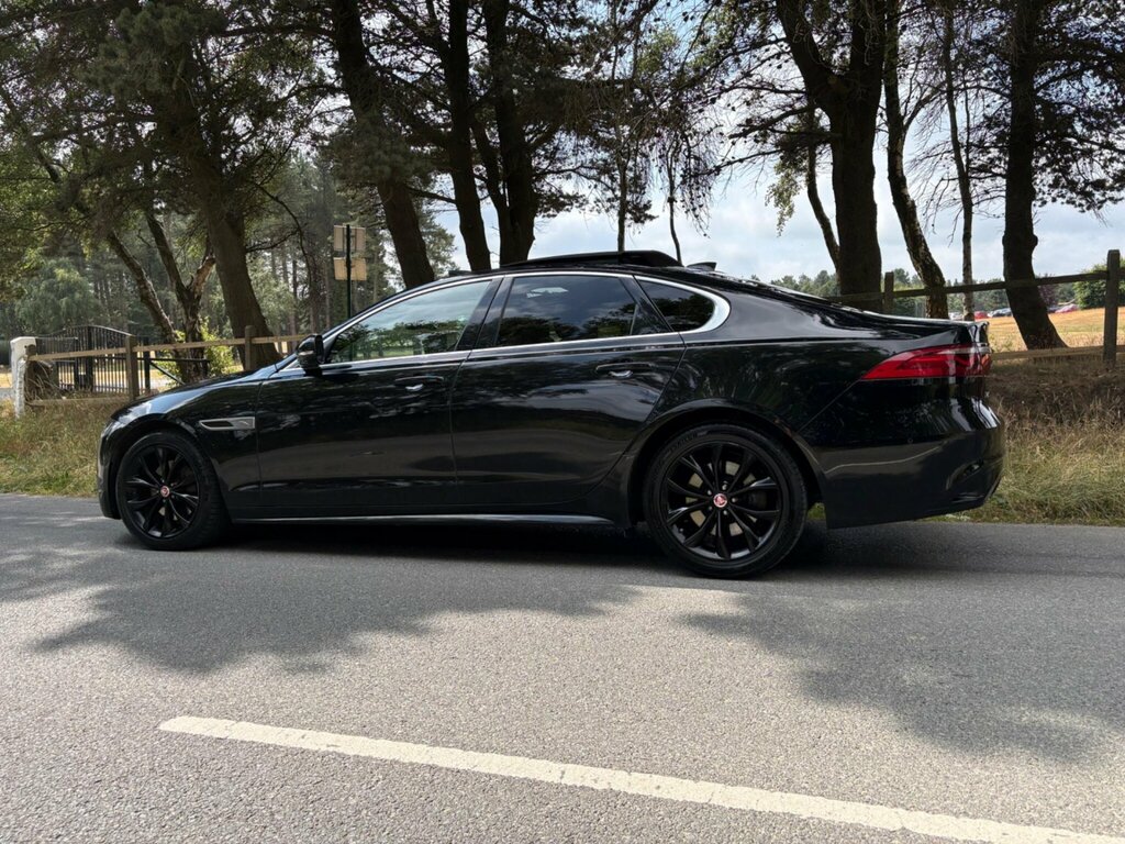 Jaguar XF 2.0 D200 R-dynamic Black White #16