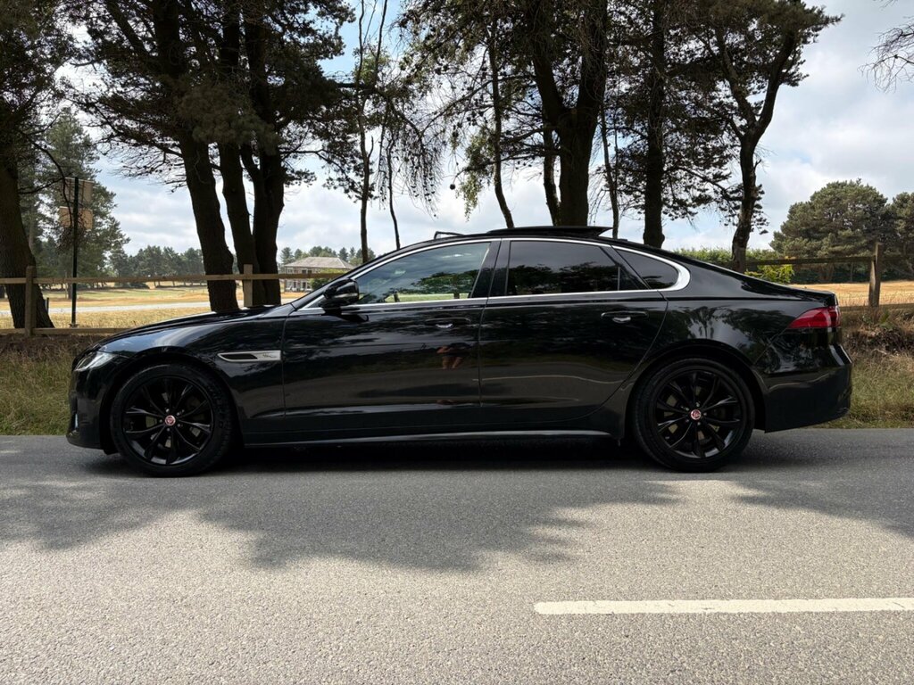 Jaguar XF 2.0 D200 R-dynamic Black White #15
