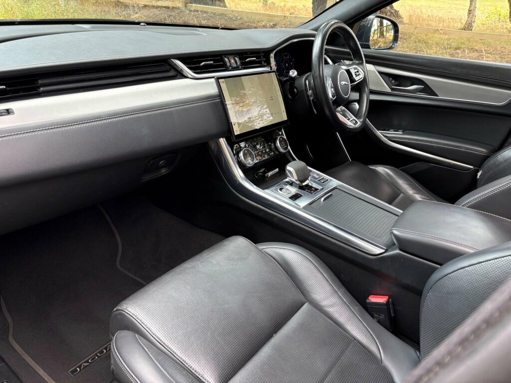 Jaguar XF 2.0 D200 R-dynamic Black White #28