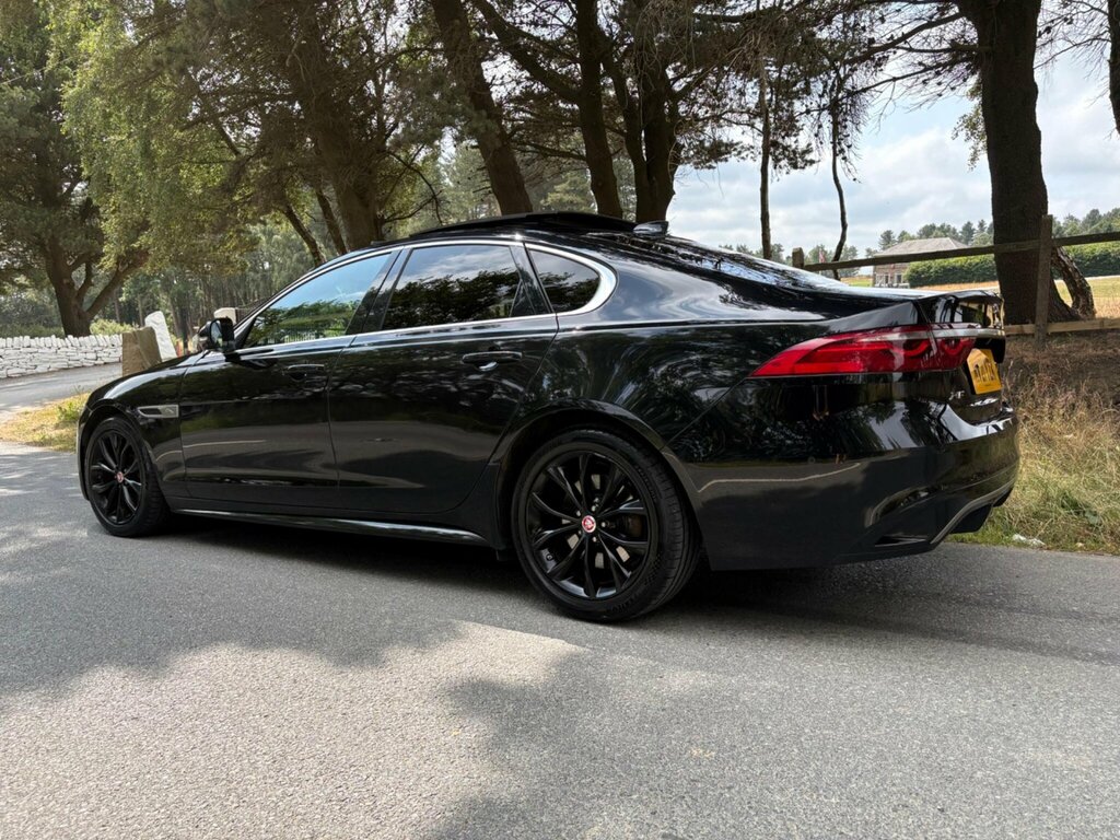 Jaguar XF 2.0 D200 R-dynamic Black White #17