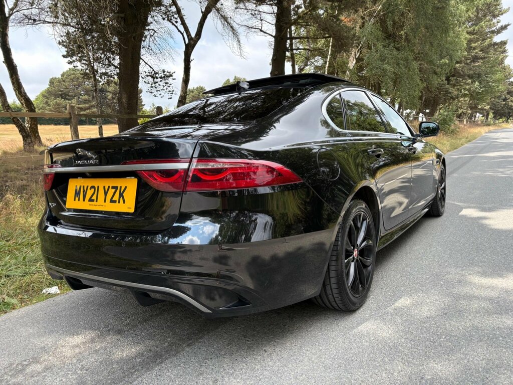 Jaguar XF 2.0 D200 R-dynamic Black White #7