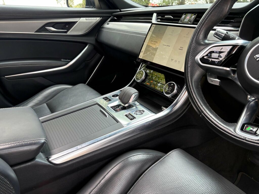 Jaguar XF 2.0 D200 R-dynamic Black White #24