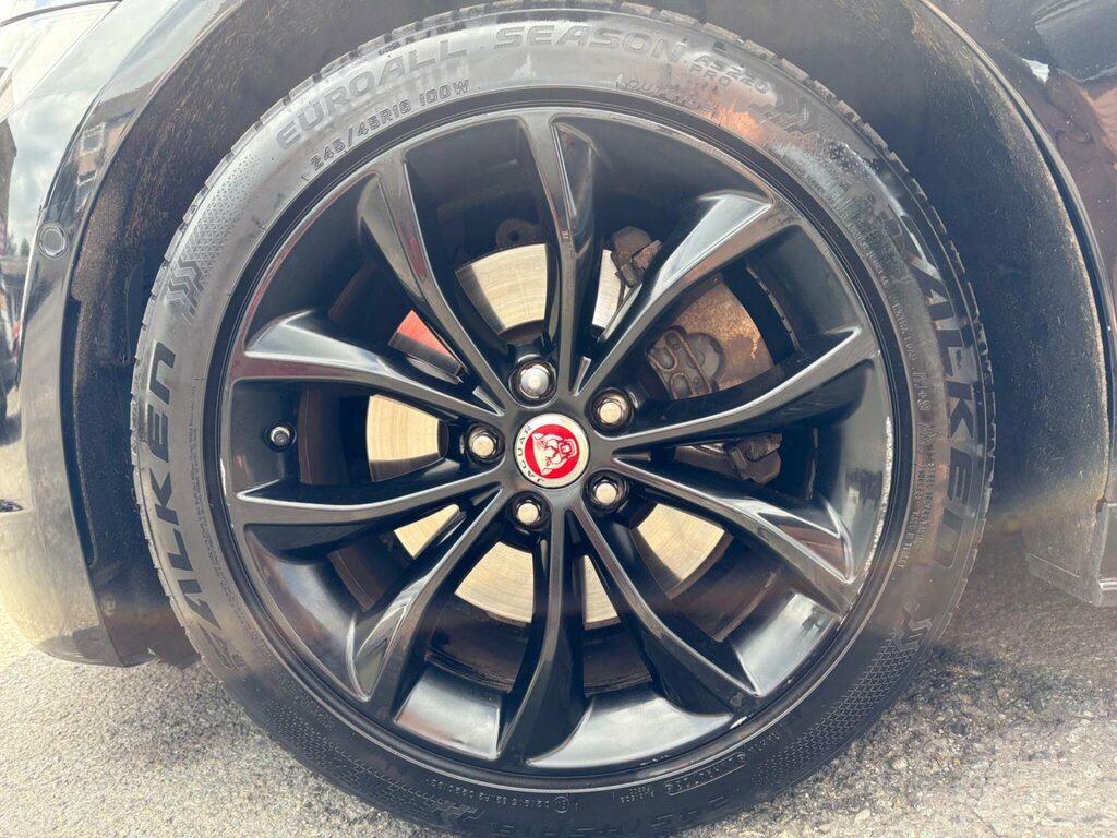 Jaguar XF 2.0 D200 R-dynamic Black White #50