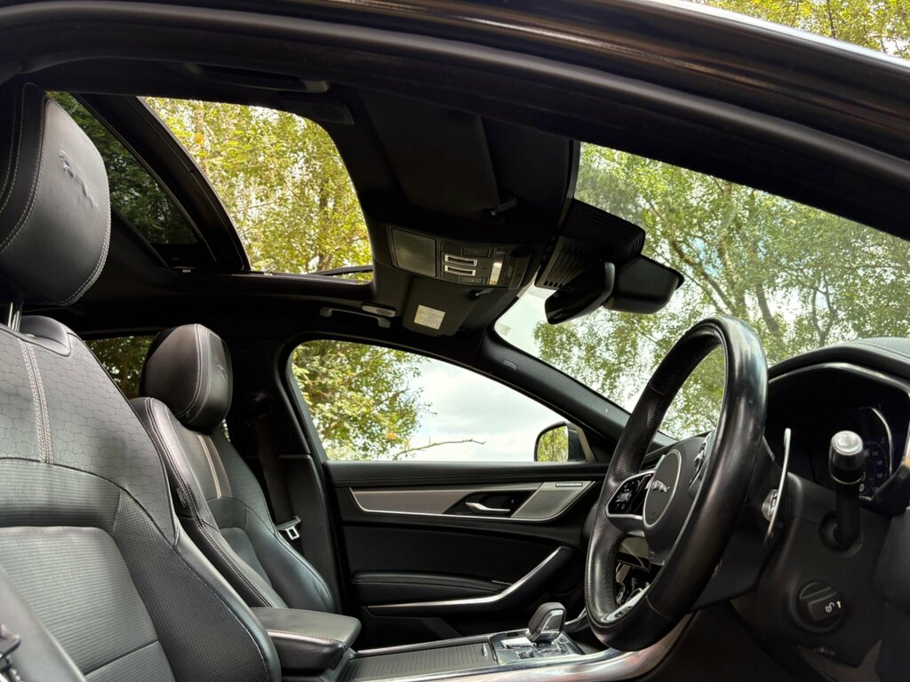 Jaguar XF 2.0 D200 R-dynamic Black White #25