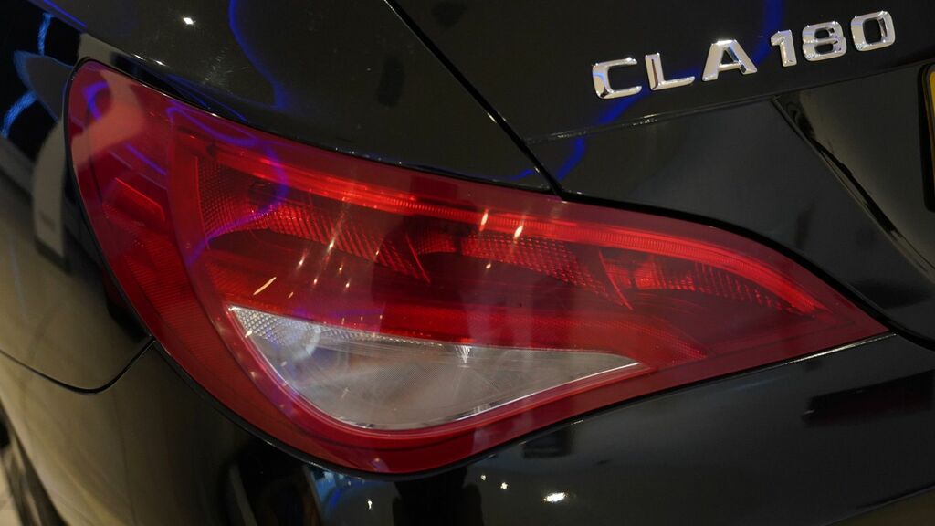 Mercedes-Benz CLA Class 2015 1.6 Cla180 Sport Shooting Brake Ma Black #6