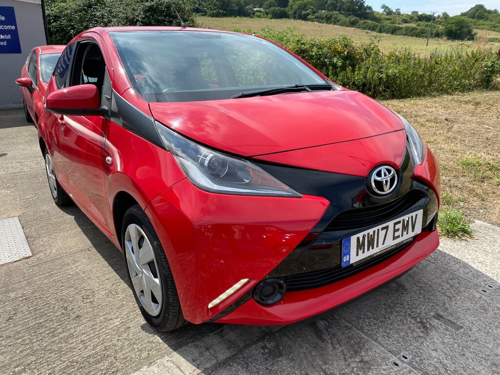 Toyota Aygo 1.0 Vvt-i X-play Hatchback Euro Red