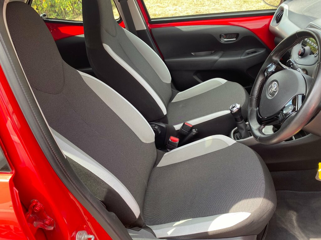 Toyota Aygo 1.0 Vvt-i X-cite 3 Yellow Bi-ton... Yellow #11