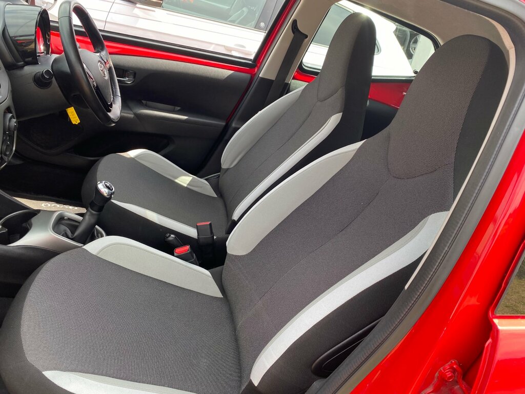 Toyota Aygo 1.0 Vvt-i X-cite 3 Yellow Bi-ton... Yellow #17