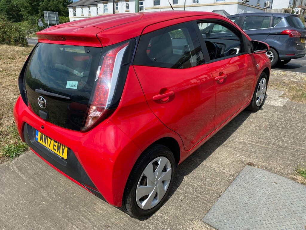 Toyota Aygo 1.0 Vvt-i X-play Hatchback Euro Red #3