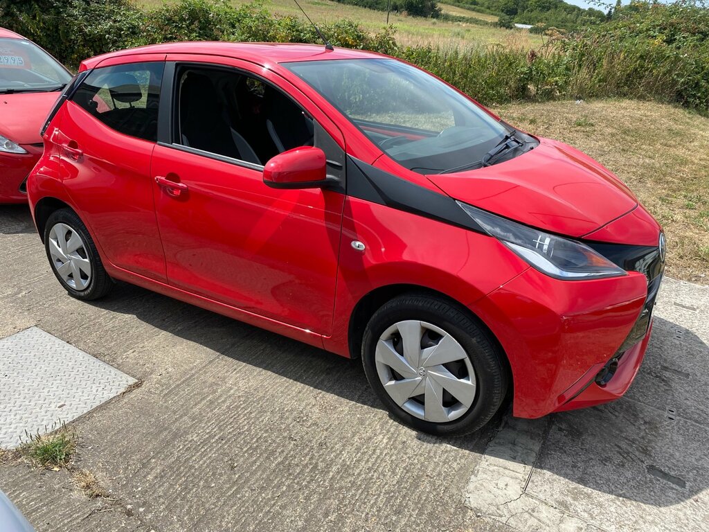 Toyota Aygo 1.0 Vvt-i X-play Hatchback Euro Red #5