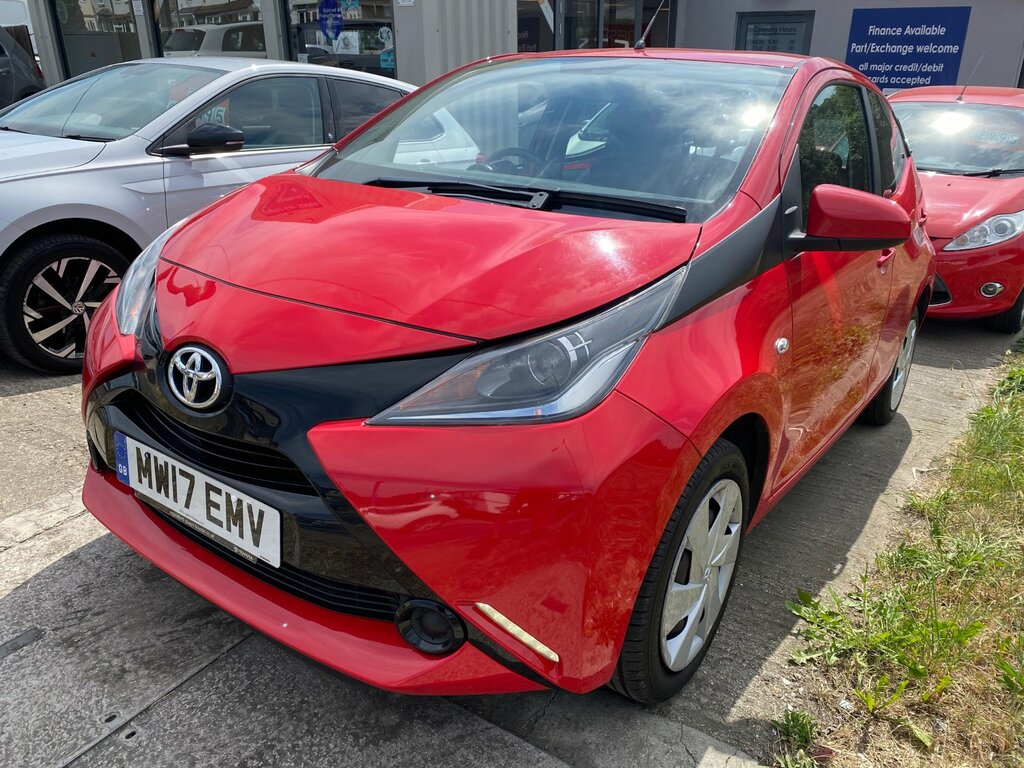 Toyota Aygo 1.0 Vvt-i X-play Hatchback Euro Red #2
