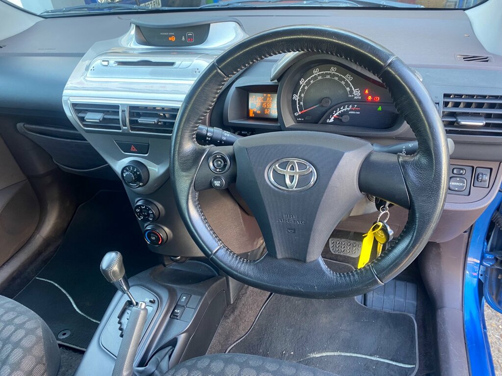 Toyota IQ Hatchback Black #12