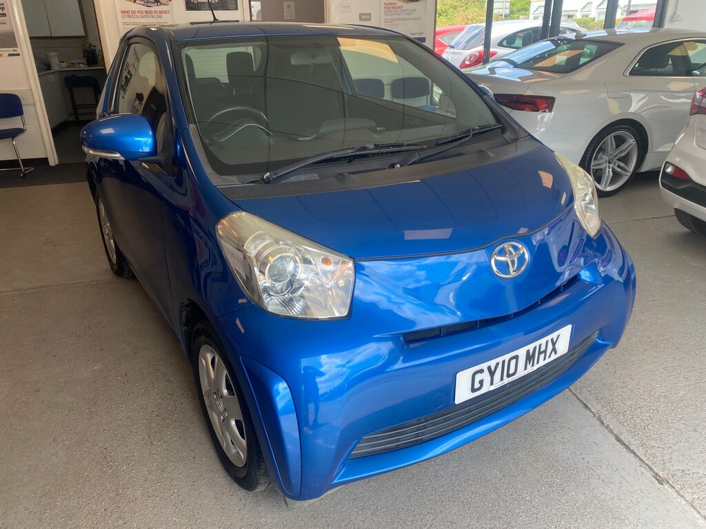 Toyota IQ Hatchback Black #1