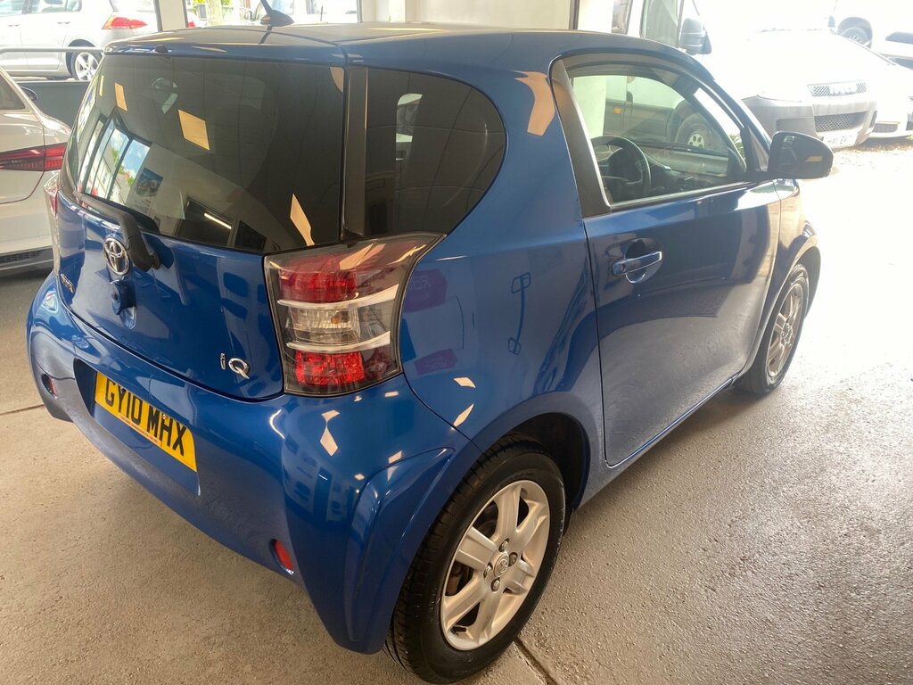 Toyota IQ Hatchback Black #3