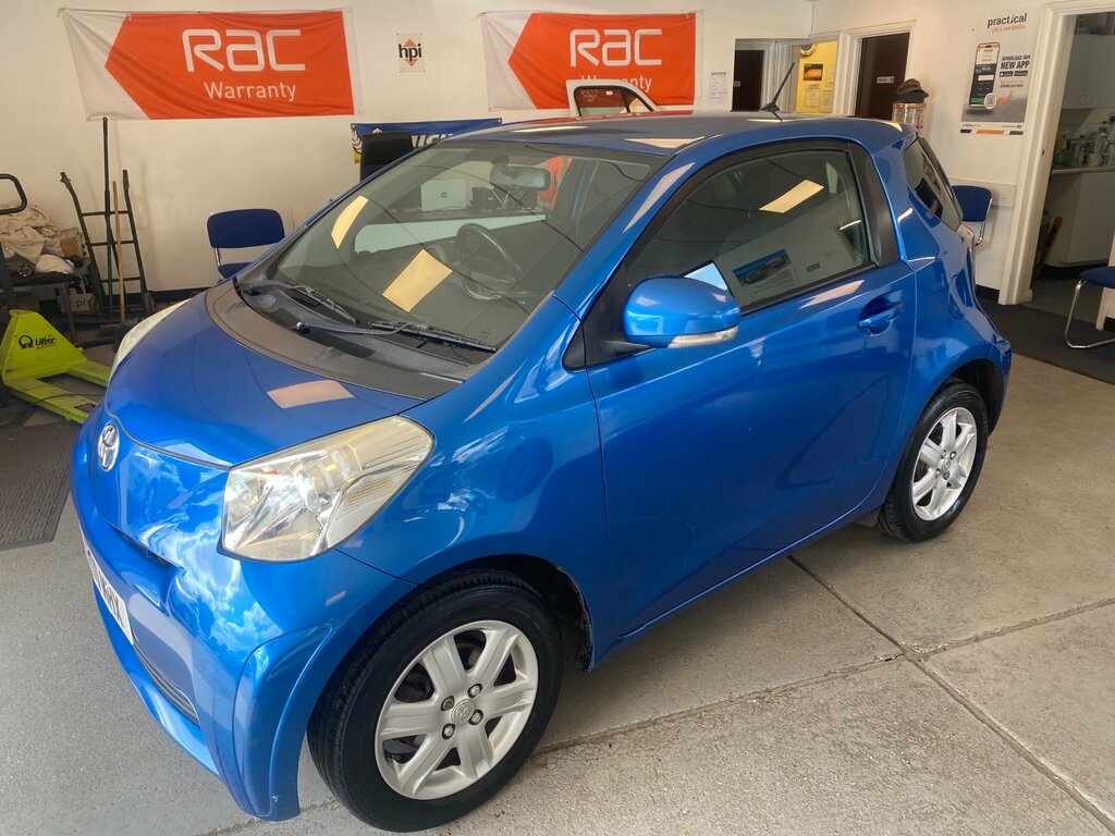 Toyota IQ Hatchback Black #6