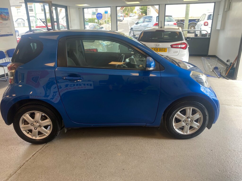 Toyota IQ Hatchback Black #9
