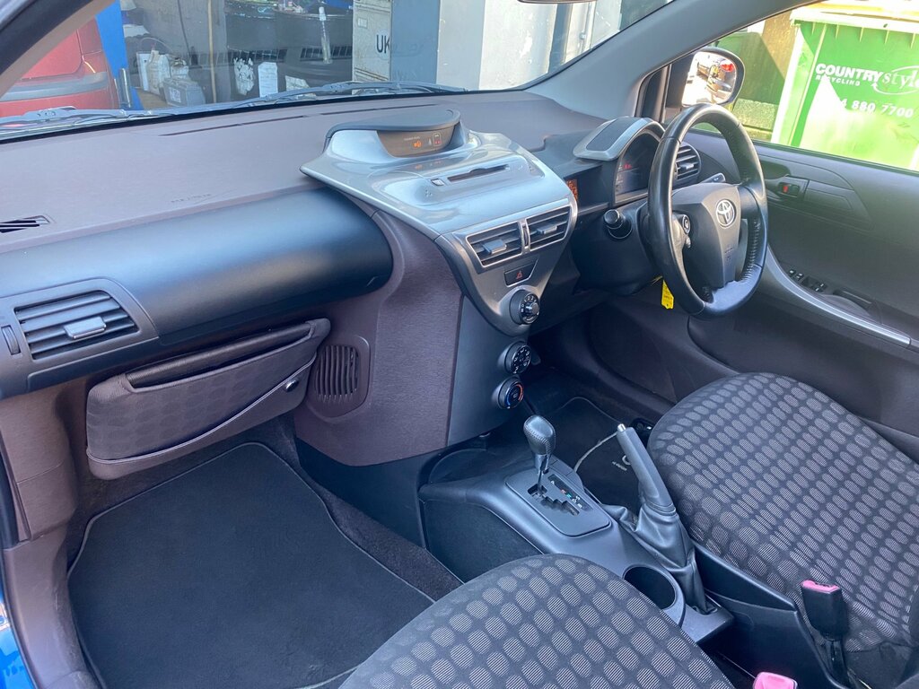 Toyota IQ Hatchback Black #14