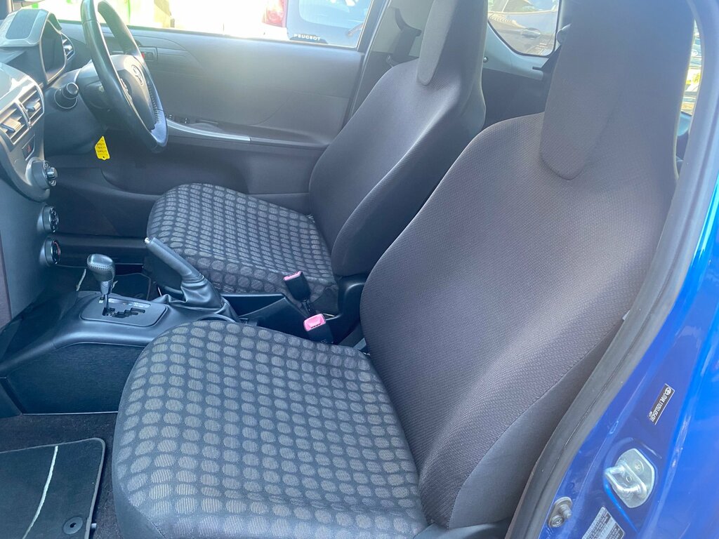 Toyota IQ Hatchback Black #15