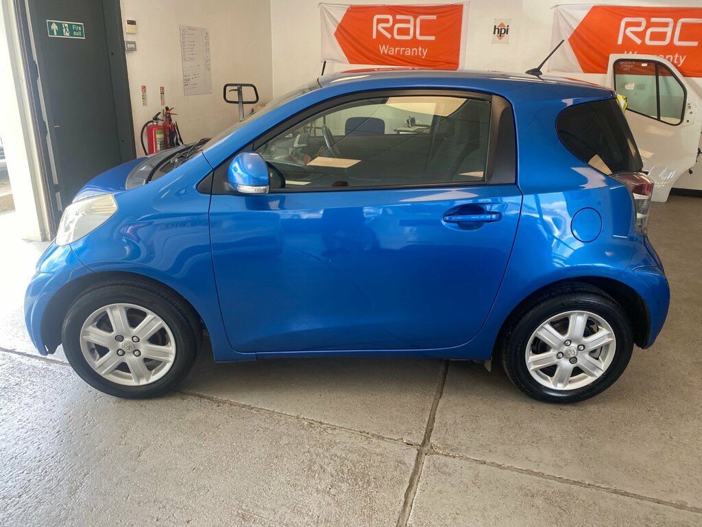 Toyota IQ Hatchback Black #10