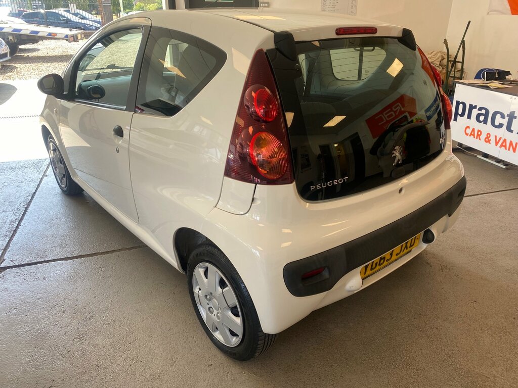 Peugeot 107 1.0 12V Access Hatchback Euro 5 White #4