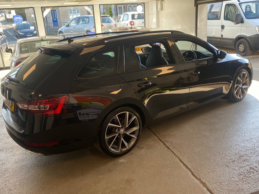 Skoda Superb 1.4 Tsi 150 Se Technology Dsg White #9