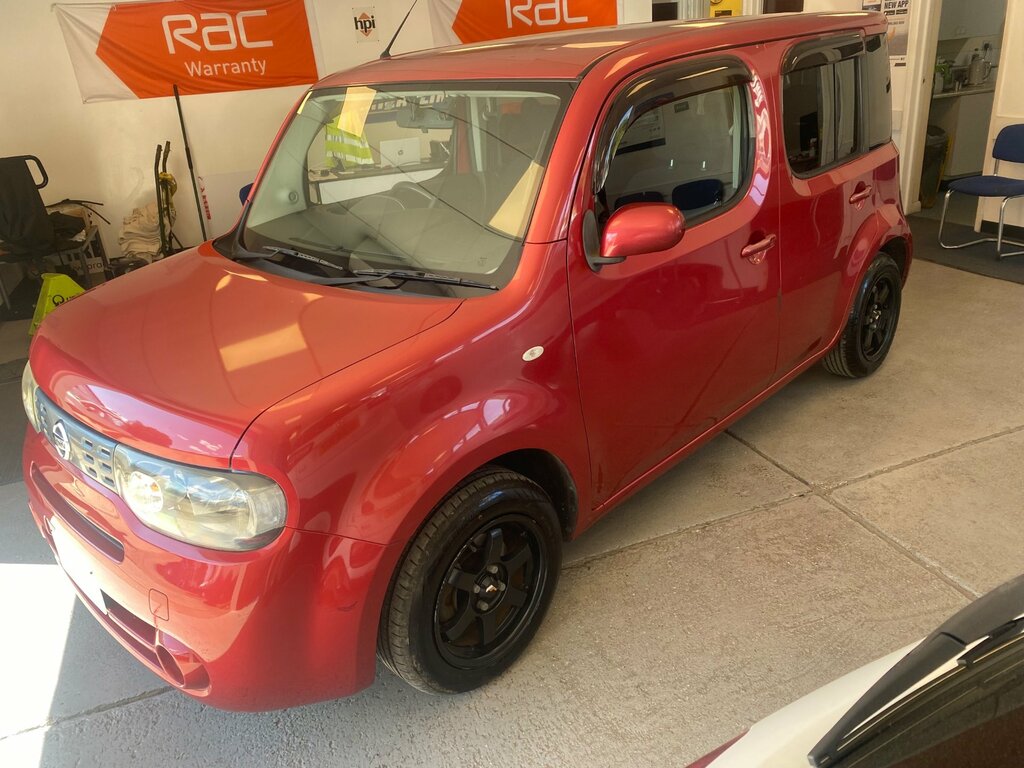 Nissan Cube Hatchback Red #5