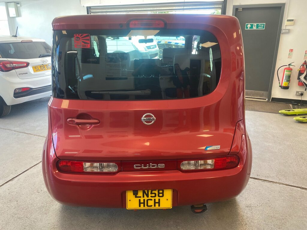 Nissan Cube Hatchback Red #6