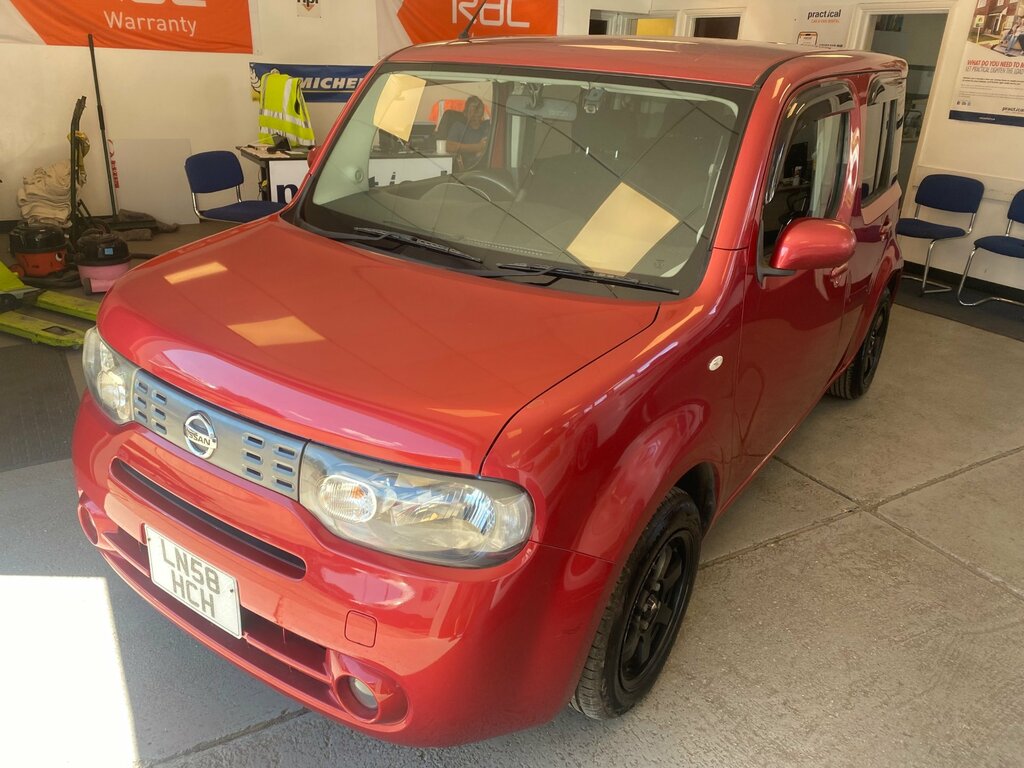 Nissan Cube Hatchback Red #2