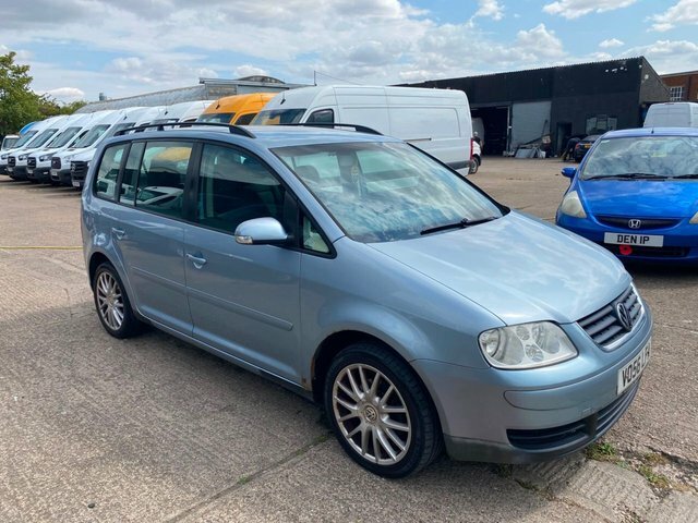 Volkswagen Touran 2L Se Black #8