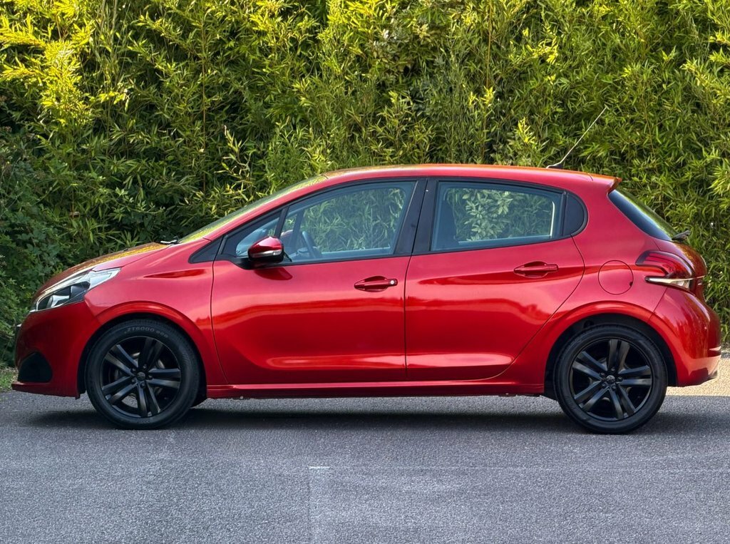 Peugeot 208 1.2L Active EF68JWE Red #4