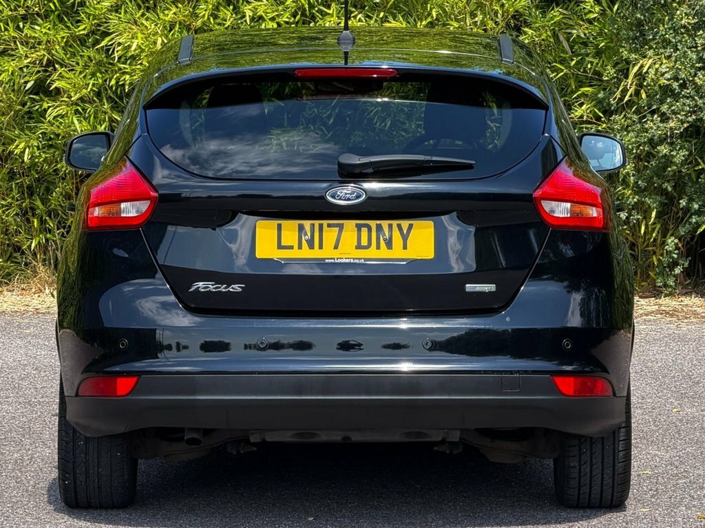 Ford Focus 1L Titanium LN17DNY Black #6