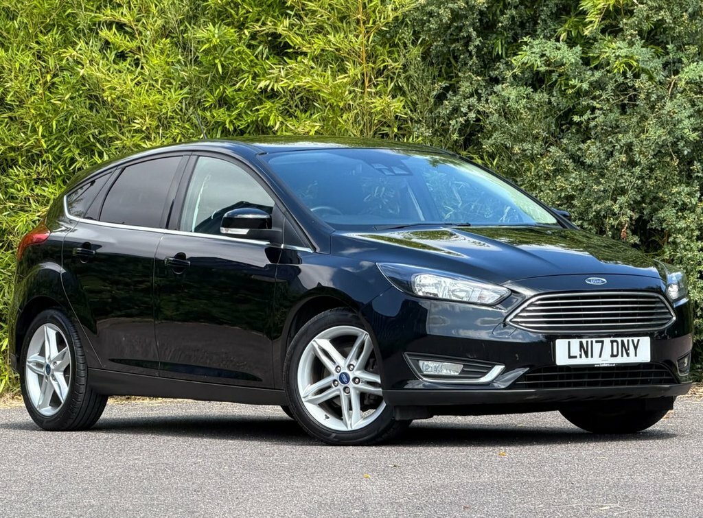 Ford Focus 1L Titanium Black
