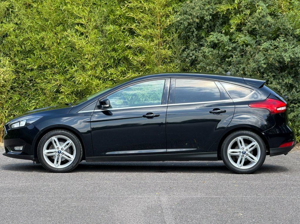 Ford Focus 1L Titanium LN17DNY Black #4