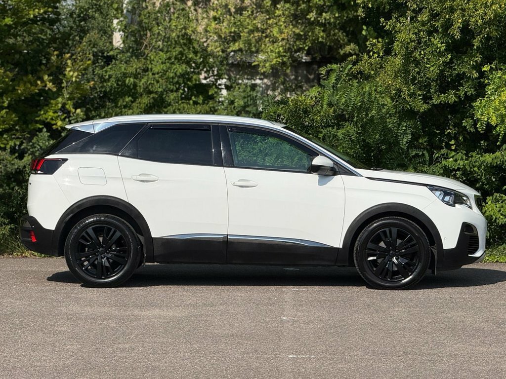Peugeot 3008 1.2L Allure EU67ZHK White #3