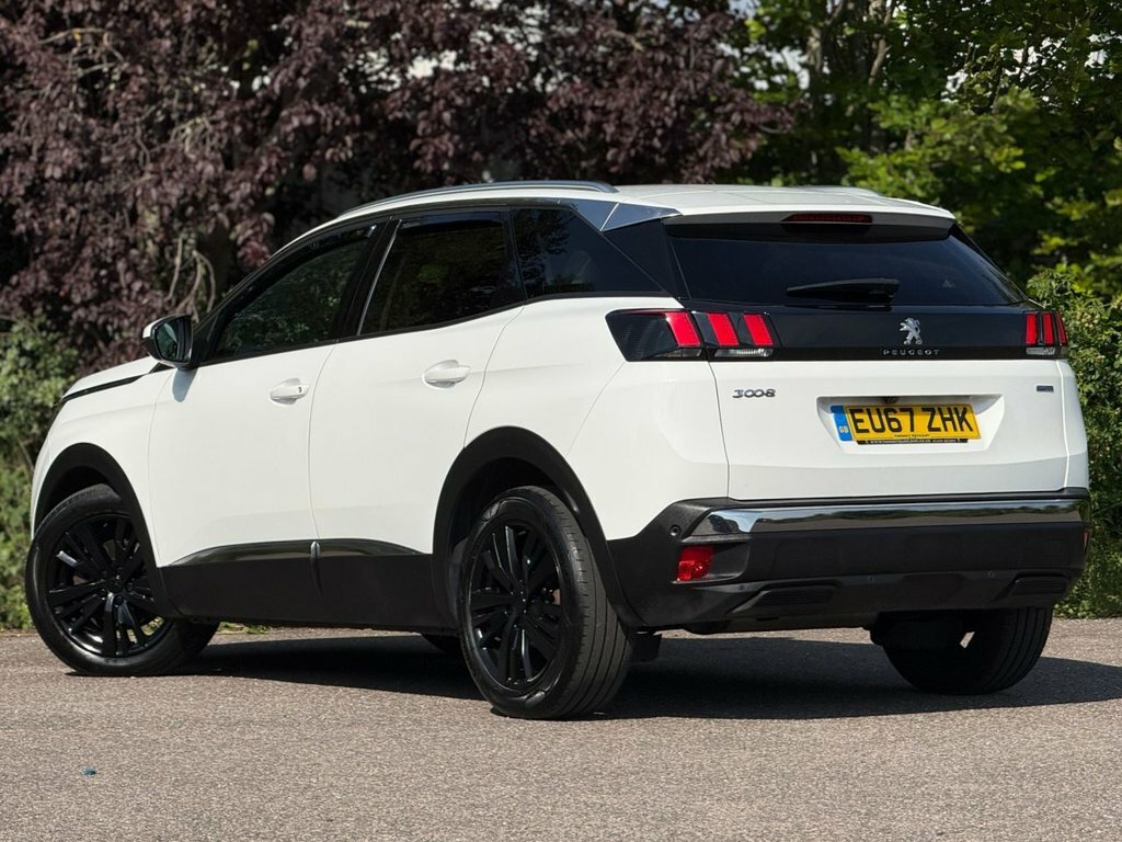 Peugeot 3008 1.2L Allure EU67ZHK White #2