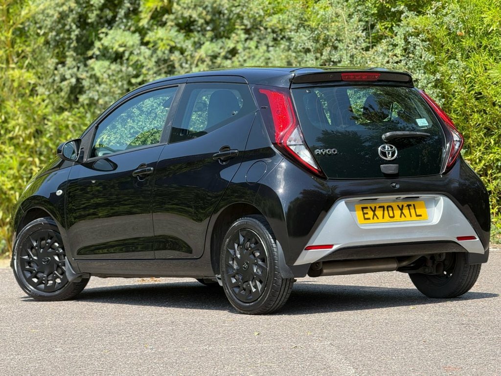 Toyota Aygo 1L X-play Black #2