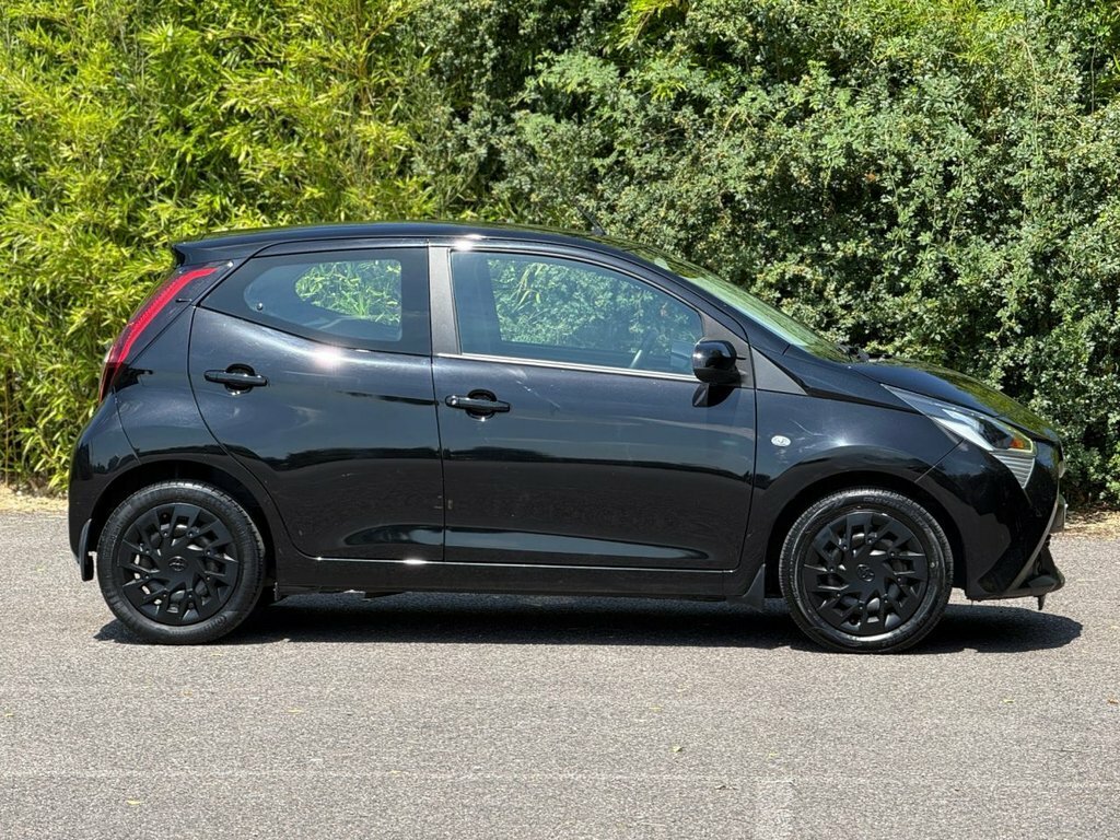 Toyota Aygo 1L X-play Black #3