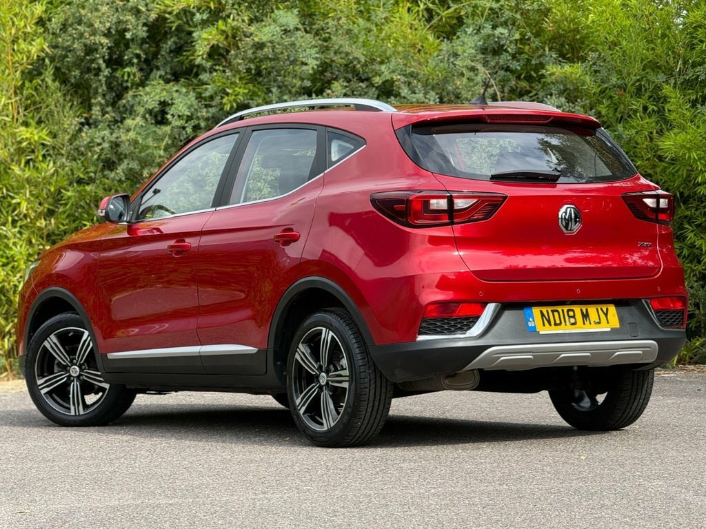 MG ZS 1.5L Exclusive Red #2
