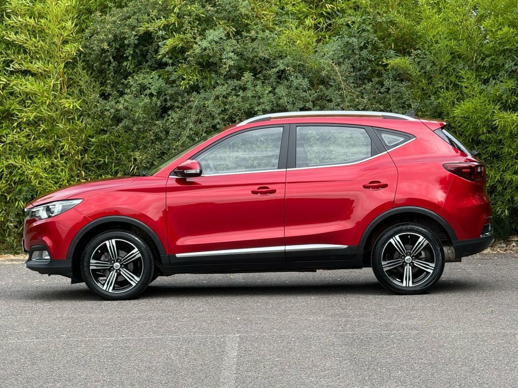 MG ZS 1.5L Exclusive Red #4