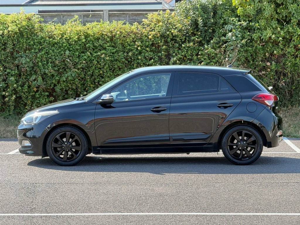Hyundai I20 1.2L Premium Black #4