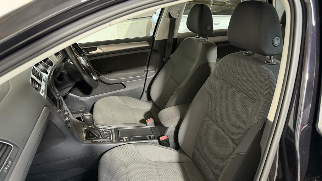 Volkswagen Golf Match Black #6