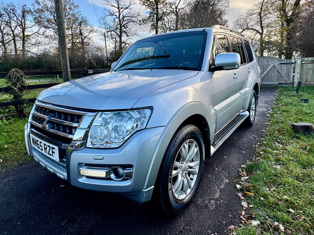 Mitsubishi Shogun Grey #20