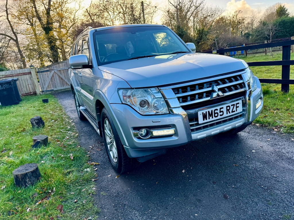 Mitsubishi Shogun Grey #24