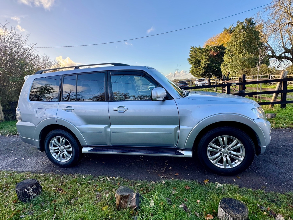 Mitsubishi Shogun Grey #17