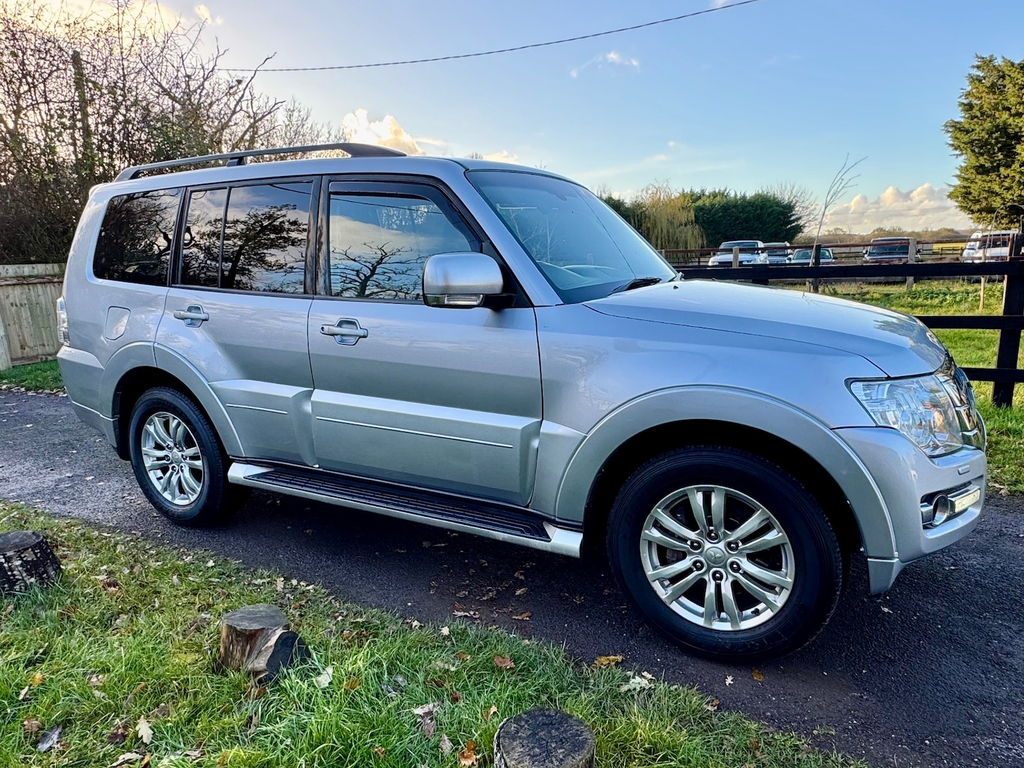 Mitsubishi Shogun Grey #19