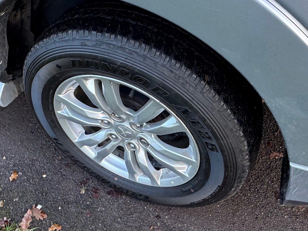 Mitsubishi Shogun Grey #10