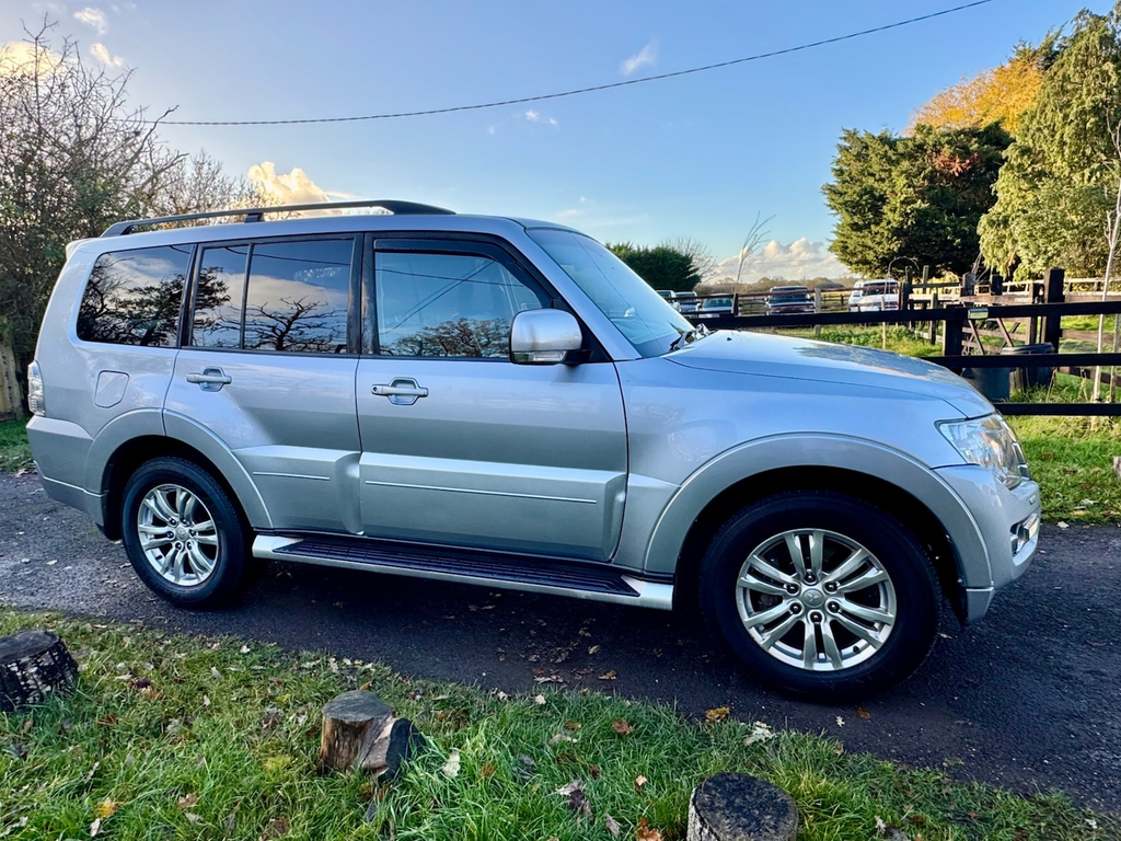 Mitsubishi Shogun Grey #18