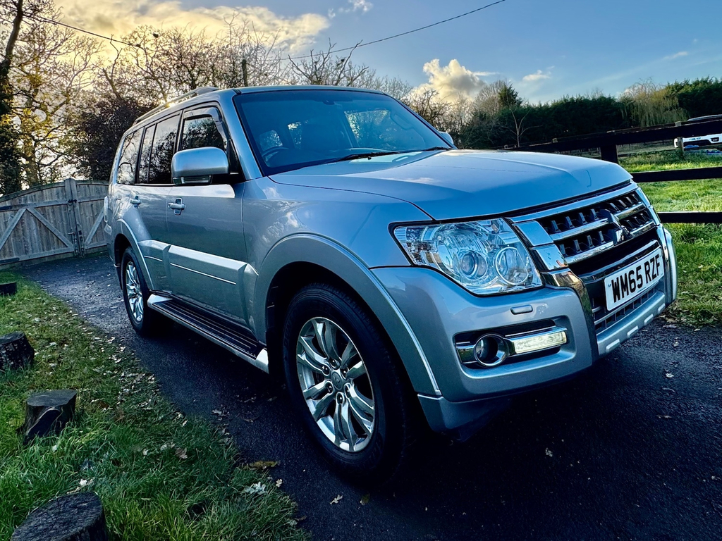 Mitsubishi Shogun Grey #11