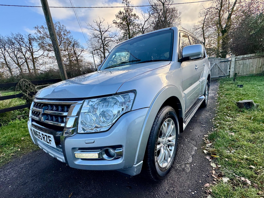 Mitsubishi Shogun Grey #8